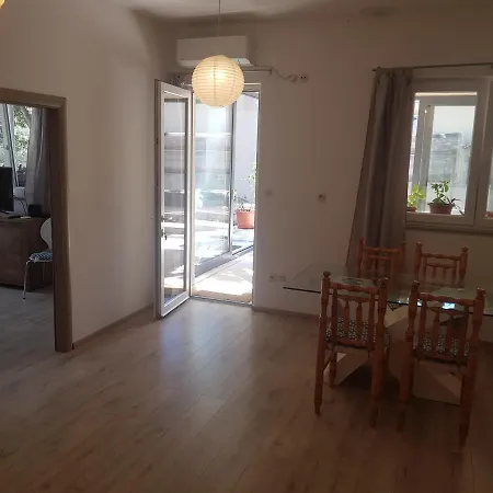 Antonija I Mateo, In The Center Of Apartment *