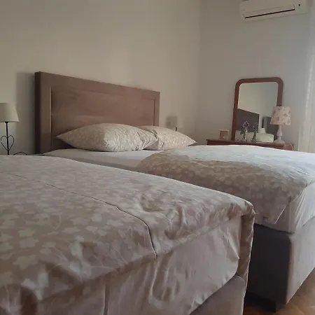 Antonija I Mateo, In The Center Of Apartment