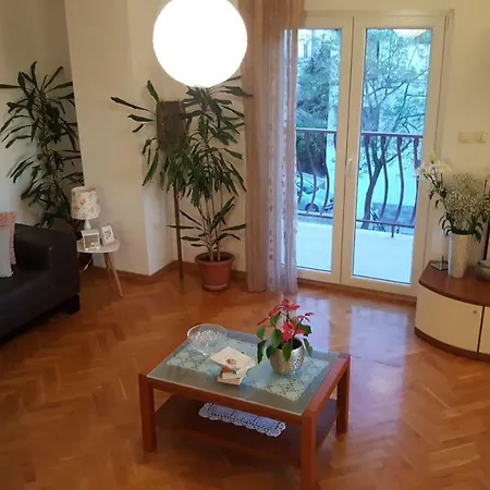 Antonija I Mateo, In The Center Of Apartment