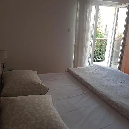 Antonija I Mateo, In The Center Of *