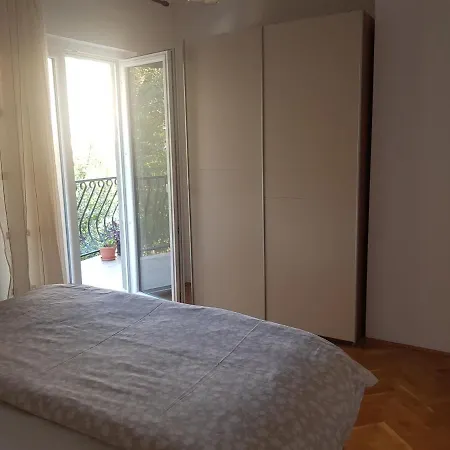 Antonija I Mateo, In The Center Of