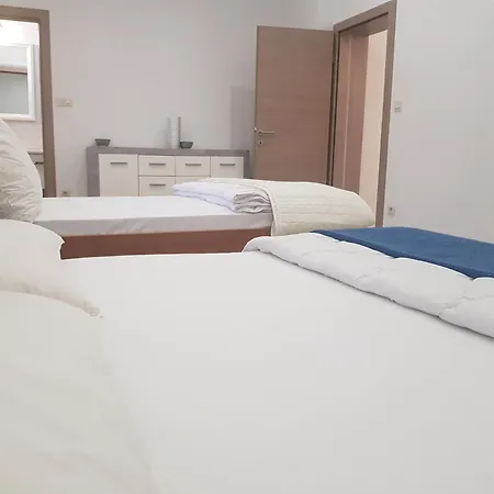 Antonija I Mateo, In The Center Of Apartman
