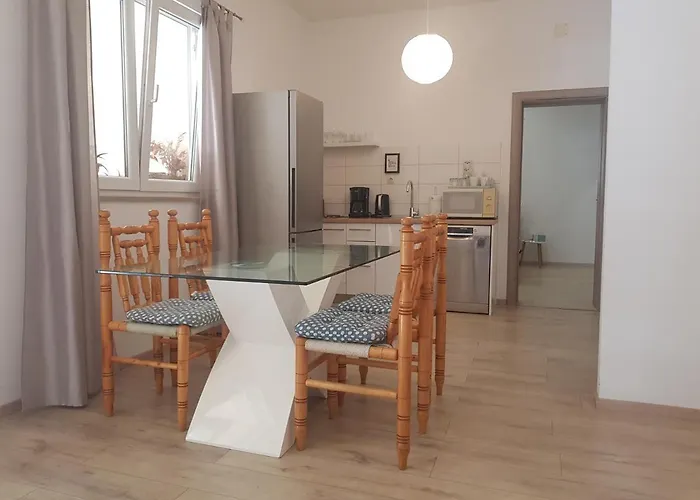 Antonija I Mateo, In The Center Of *