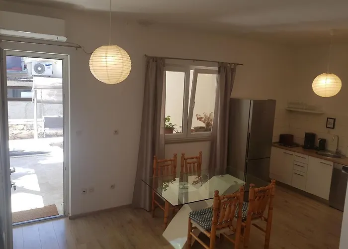 Antonija I Mateo, In The Center Of Apartamento