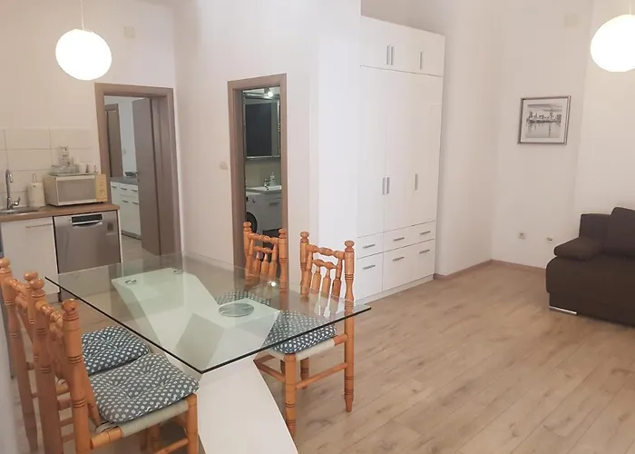 Antonija I Mateo, In The Center Of Apartamento Split