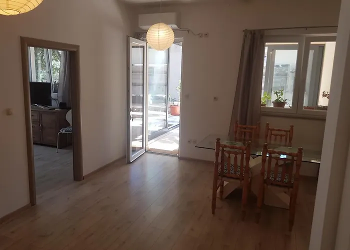 Antonija I Mateo, In The Center Of Apartamento *