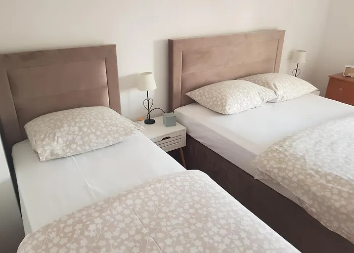 Antonija I Mateo, In The Center Of Apartamento *