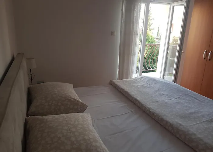 Antonija I Mateo, In The Center Of *