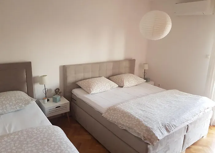 Antonija I Mateo, In The Center Of Apartamento *