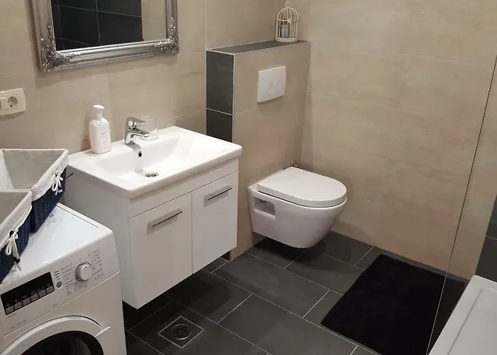 Antonija I Mateo, In The Center Of Apartamento Split