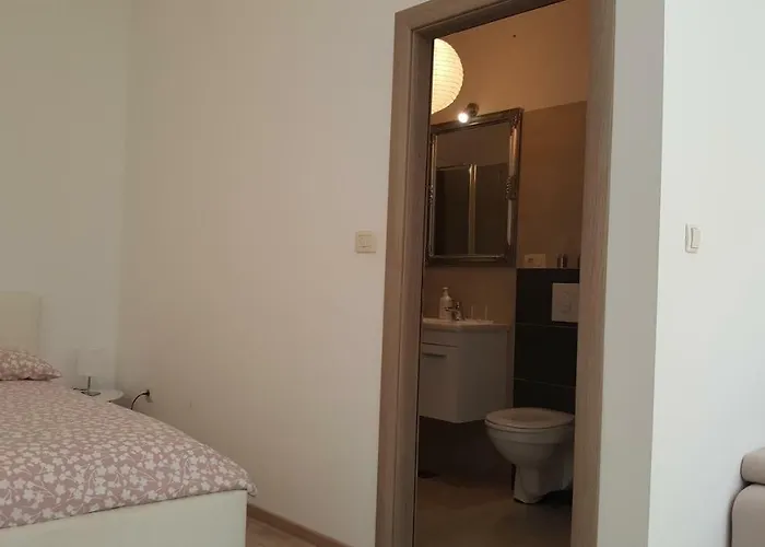 Antonija I Mateo, In The Center Of Apartamento