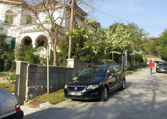 Antonija I Mateo, In The Center Of *