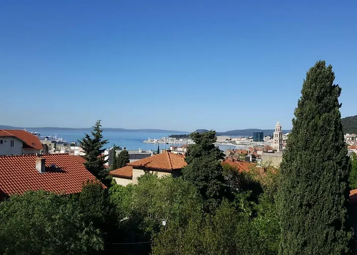 Antonija I Mateo, In The Center Of Split