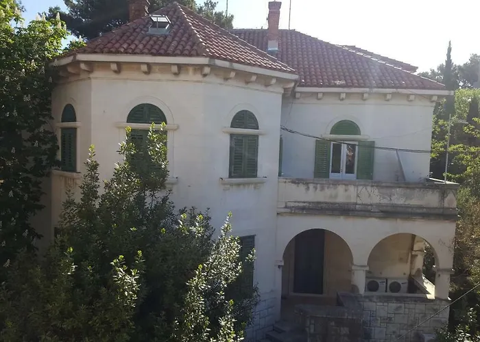 Antonija I Mateo, In The Center Of Apartamento *