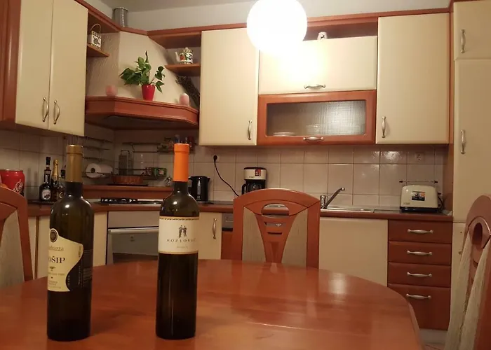 Antonija I Mateo, In The Center Of Apartamento *