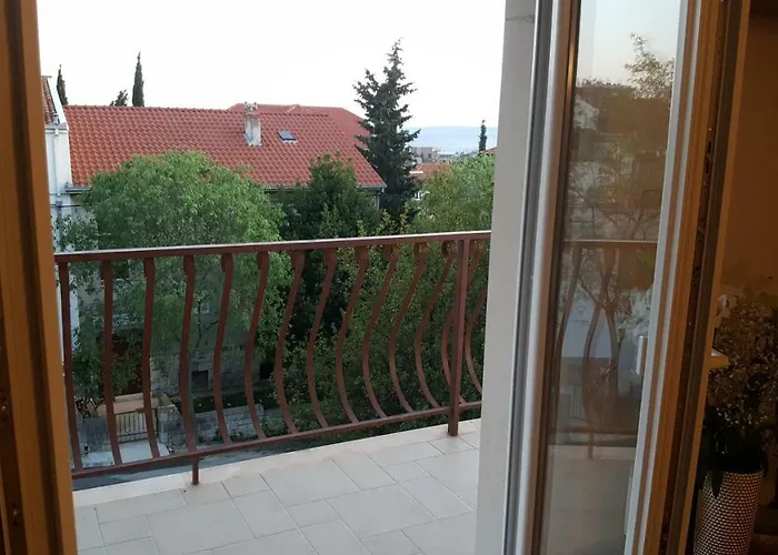 Antonija I Mateo, In The Center Of Apartamento