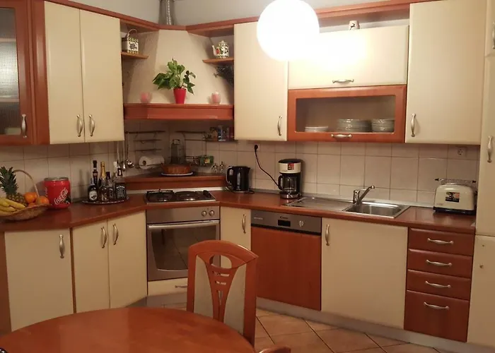 Antonija I Mateo, In The Center Of *