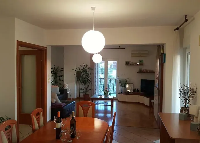 Antonija I Mateo, In The Center Of Apartamento