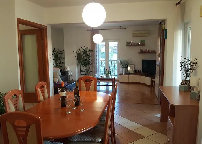 Antonija I Mateo, In The Center Of Apartamento Split