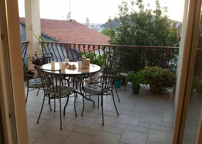 Antonija I Mateo, In The Center Of *