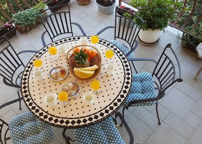 Antonija I Mateo, In The Center Of *