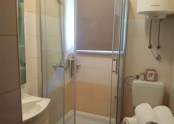 Antonija I Mateo, In The Center Of