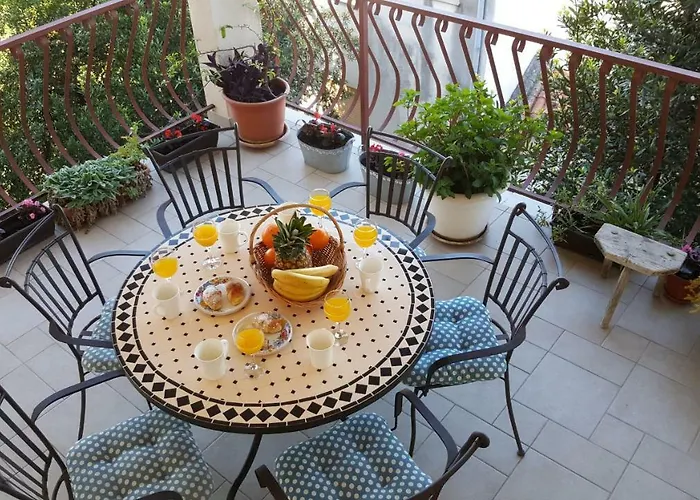 Antonija I Mateo, In The Center Of Apartamento *